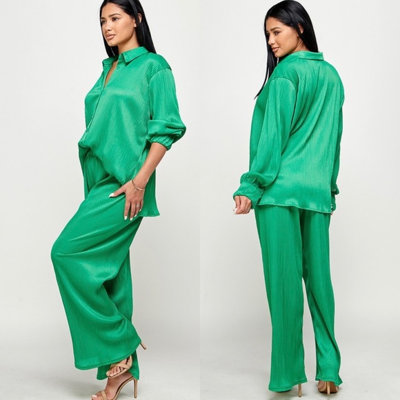 🆕Kelly green satin polyester pleated set - Picture 4 of 6